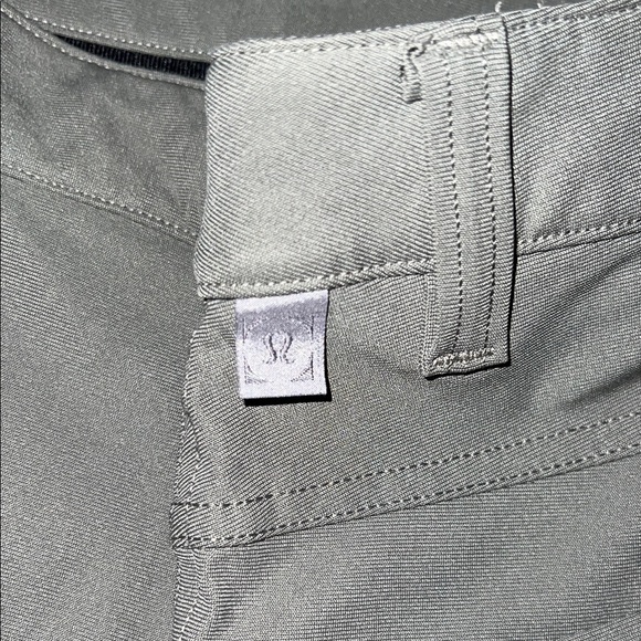 Lululemon ABC Classic-Fit 5 Pocket Pant 34 X 32 1/2
Warpstreme - Picture 7 of 13